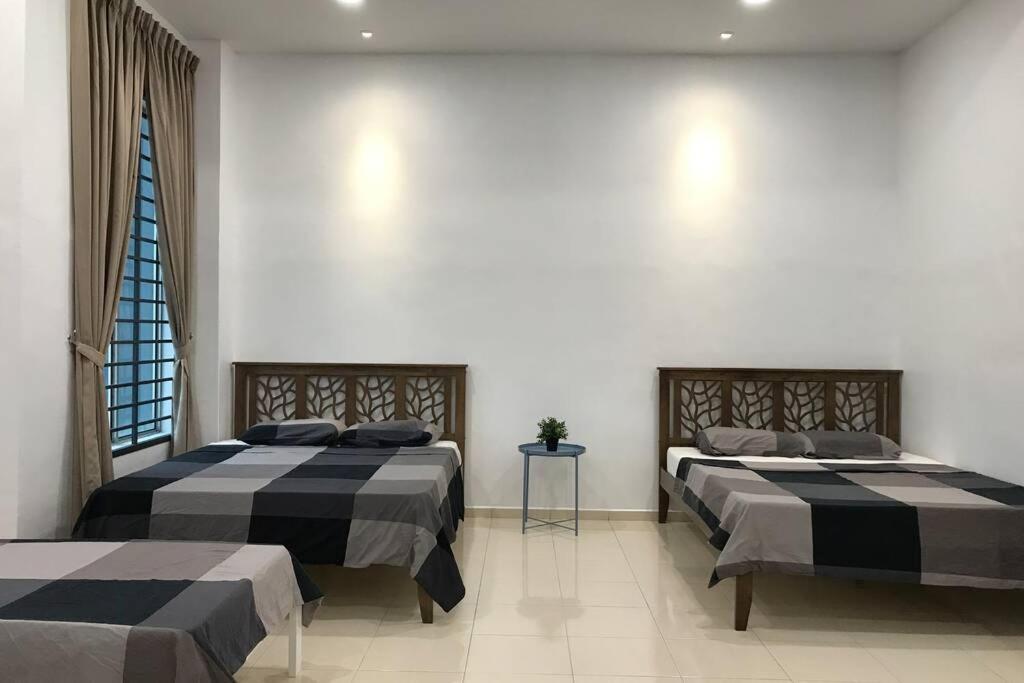 Semi-d New House @ Sungai Abong Muar*10~20pax Muar