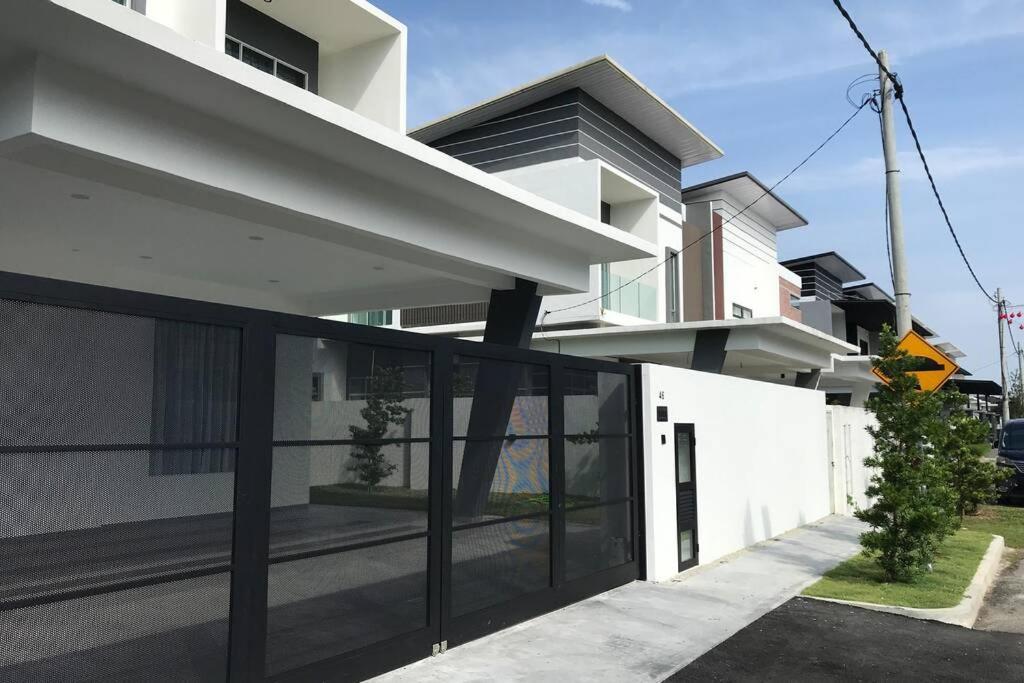 Semi-d New House @ Sungai Abong Muar*10~20pax Rumah percutian *