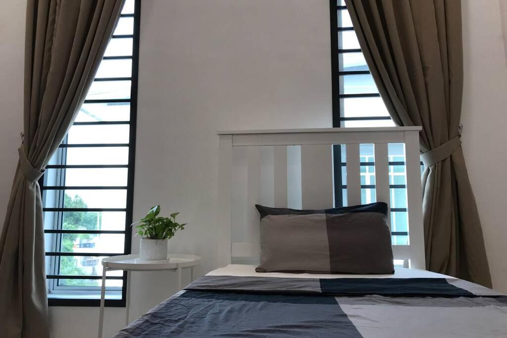 Rumah percutian Semi-d New House @ Sungai Abong Muar*10~20pax