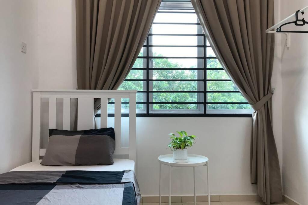 Semi-d New House @ Sungai Abong Muar*10~20pax