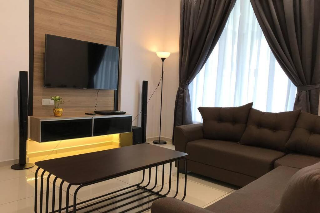 Rumah percutian Semi-d New House @ Sungai Abong Muar*10~20pax
