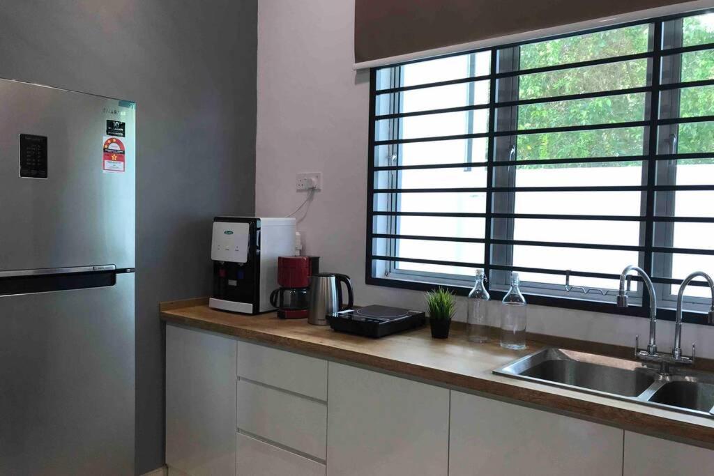 Semi-d New House @ Sungai Abong Muar*10~20pax Rumah percutian Muar