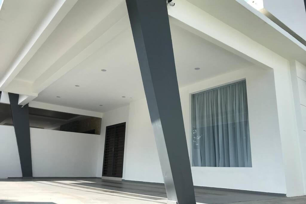 Semi-d New House @ Sungai Abong Muar*10~20pax * Muar
